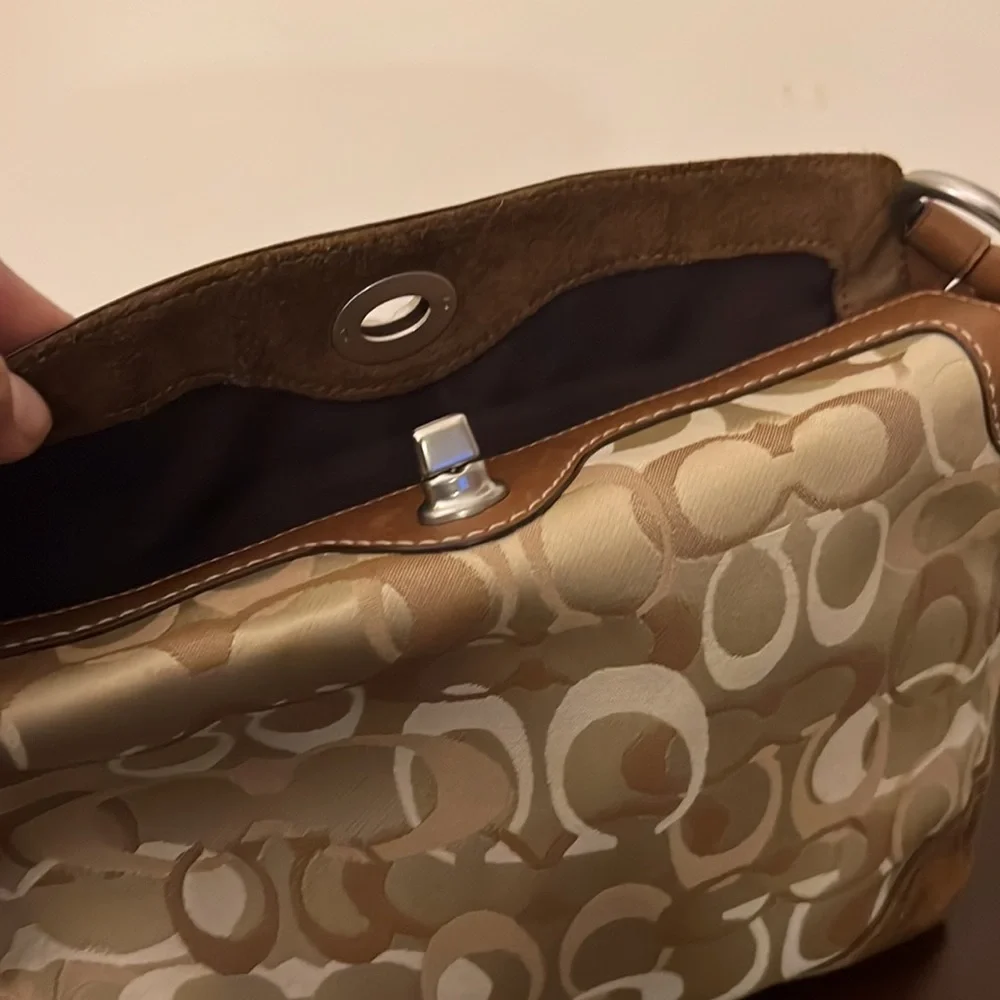 Coach - Picture 10 of 10